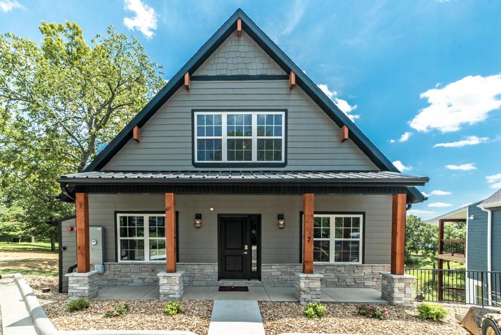 Seven-Bedroom House interior